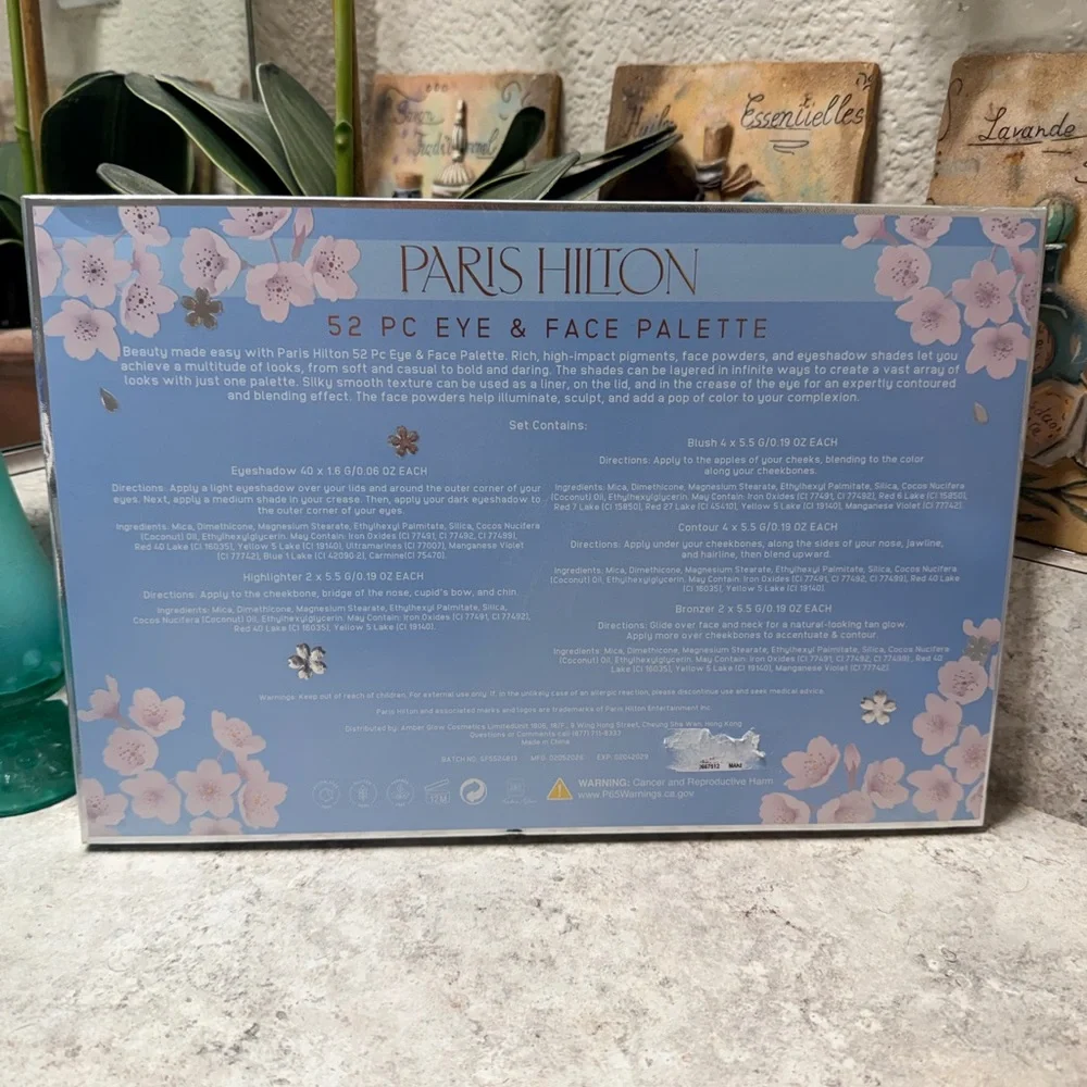 Paris Hilton FLORAL FANTASY 52pc eye & face with Blush and Contour book palette